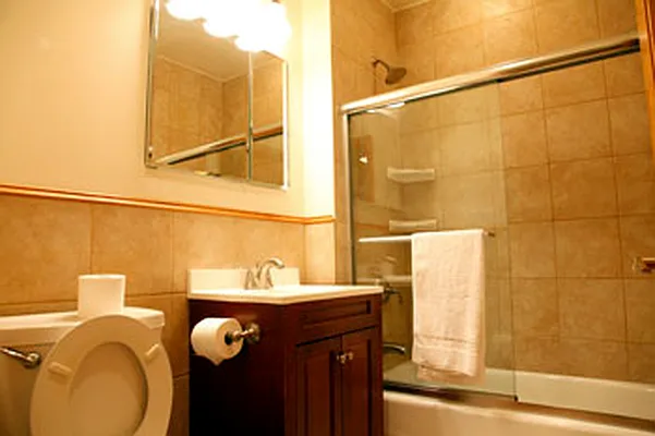 Rented by Easy Rental LLC | media 54