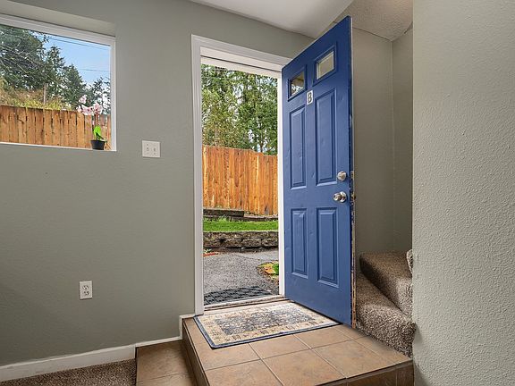 3rd image of 19046 10th Ave NE #B