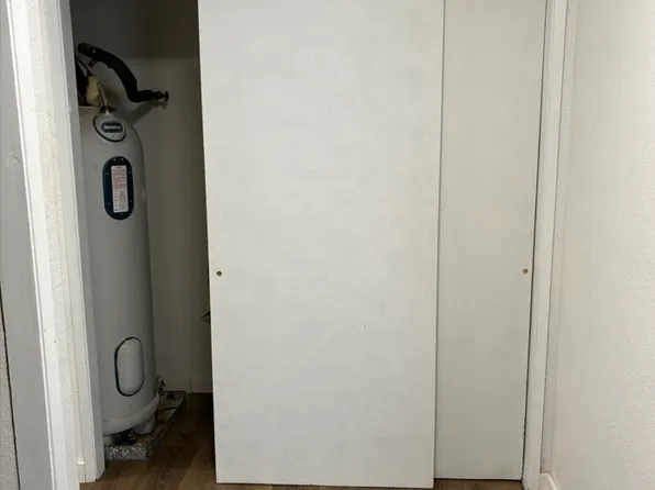 621 E C St #B, Rainier, OR 97048