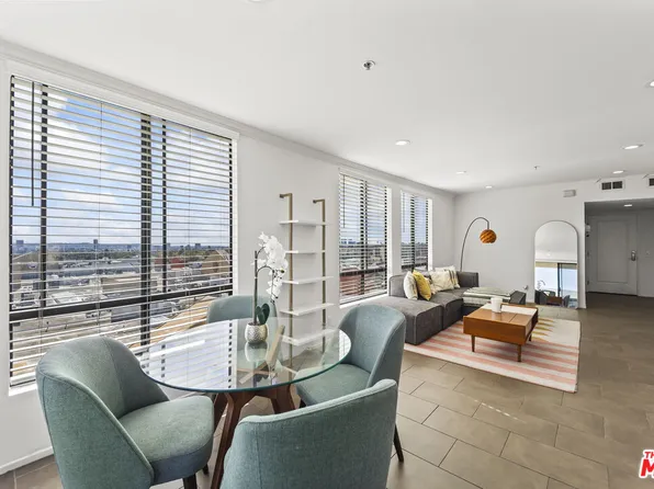 7320 Hawthorn Ave APT 401, Los Angeles, CA 90046