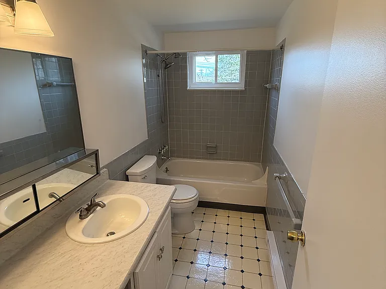 61 Park Club Ln #A — Photo 3