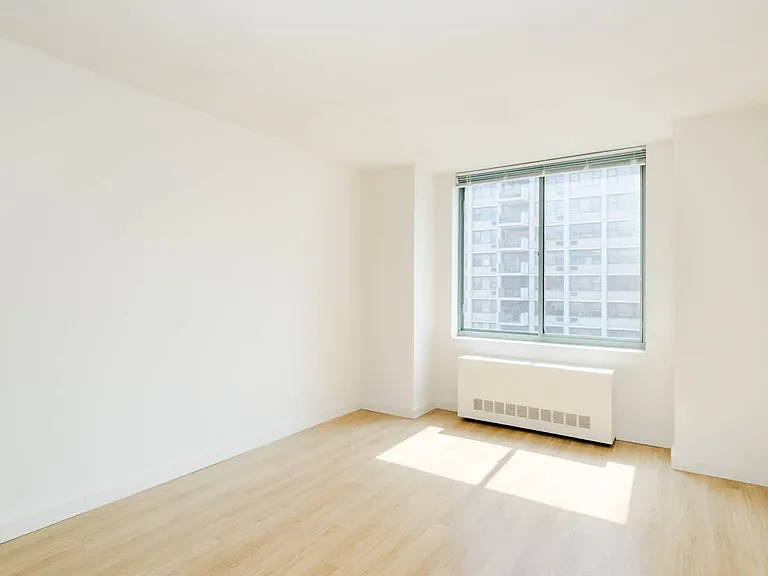 750 Columbus Ave #3A — Photo 4