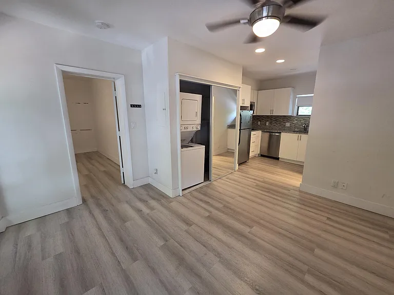 1109 E Broward Blvd #12 — Photo 2