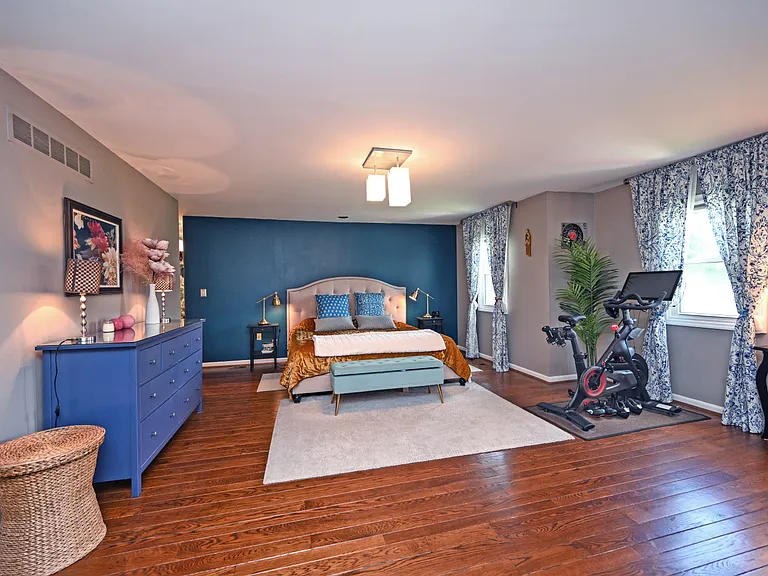 12046 Timberlake Dr — Photo 34