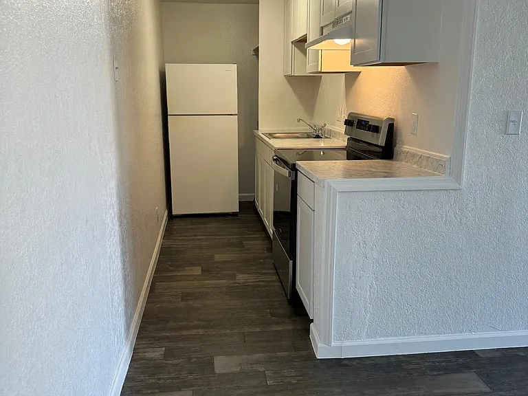 Blossom Corners Apartments — Photo 16