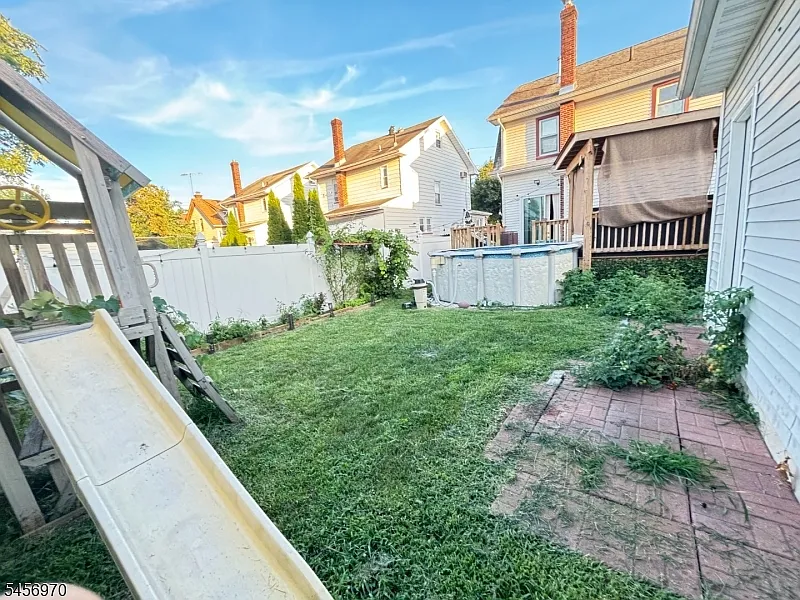 4 bed, 2.0 bath, $3,600 — Photo 2