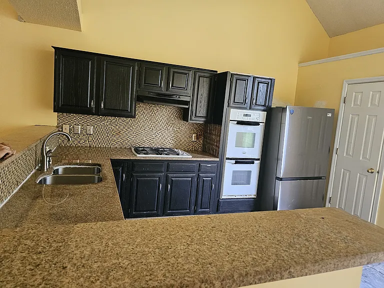 6803 Yorkdale Ct — Photo 13