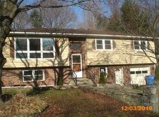 90 Kaynor Dr, Waterbury, CT 06708