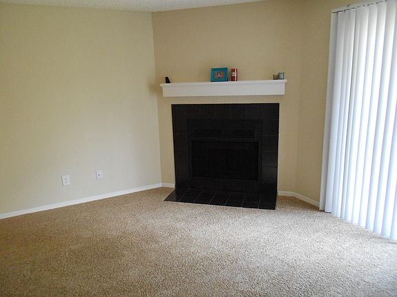 Yes, the fireplace works!