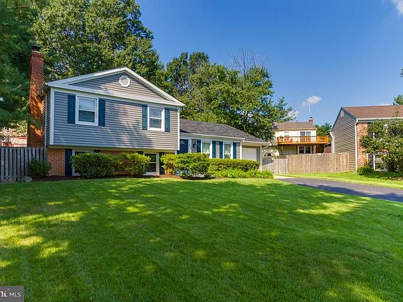 3rd image of 1005 Windcroft Glen Ct