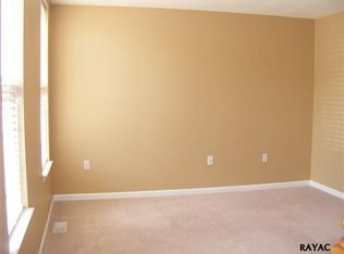 1085 Hearthridge Ln, York, PA 17404