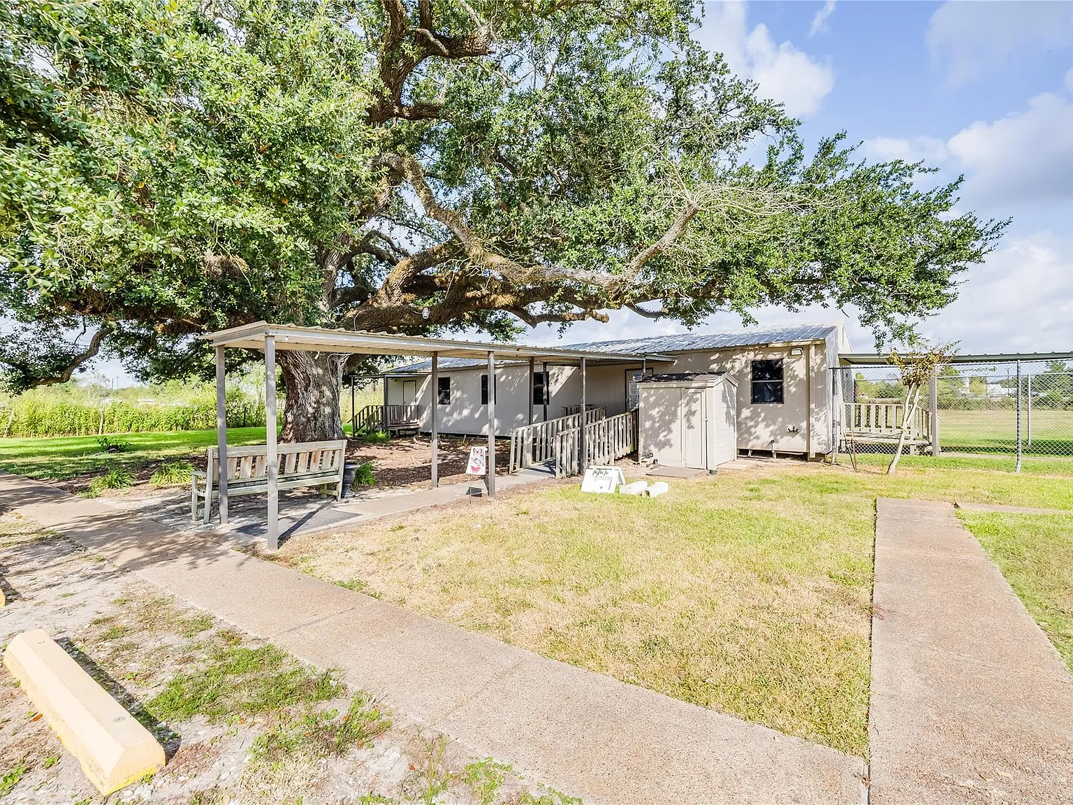 Studio, 4500 sqft, $2,000 — Photo 3