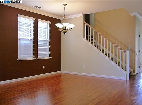 3rd image of 537 Cottage Park Dr