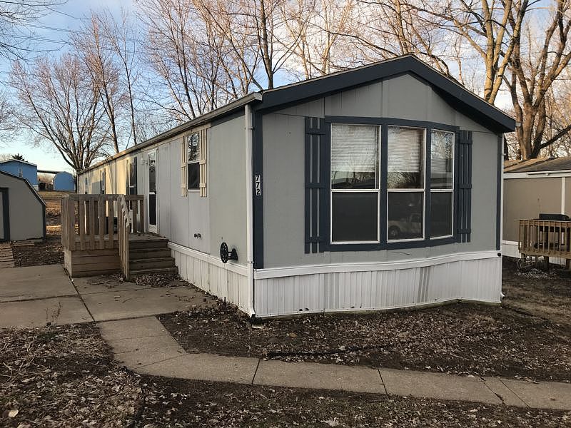 2nd image of 772 SE Ridgeview Dr