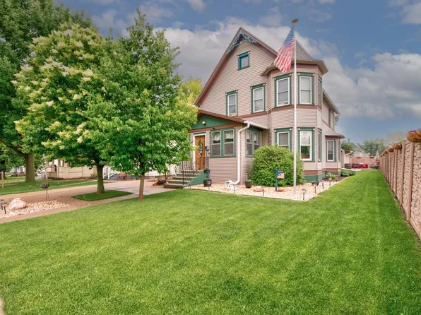 206 Avenue B W, Lake Park, IA 51347