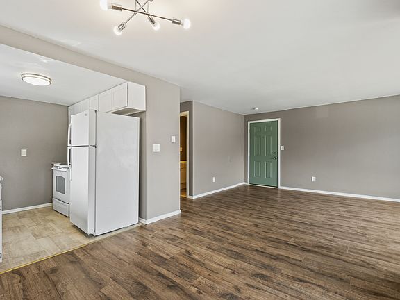 5th image of 4028 S Lawrence St APT G