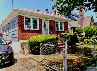 13420 242nd St, Rosedale, NY 11422