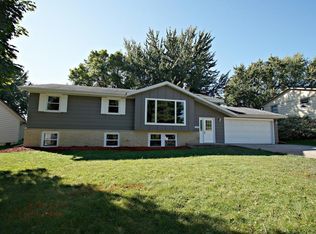 7381 Paul Rd, Woodbury, MN 55125