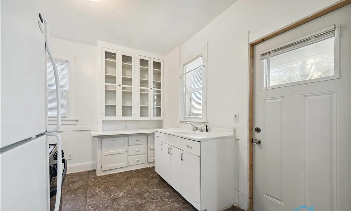 3 bed, 1302 sqft, $1,300 — Photo 4