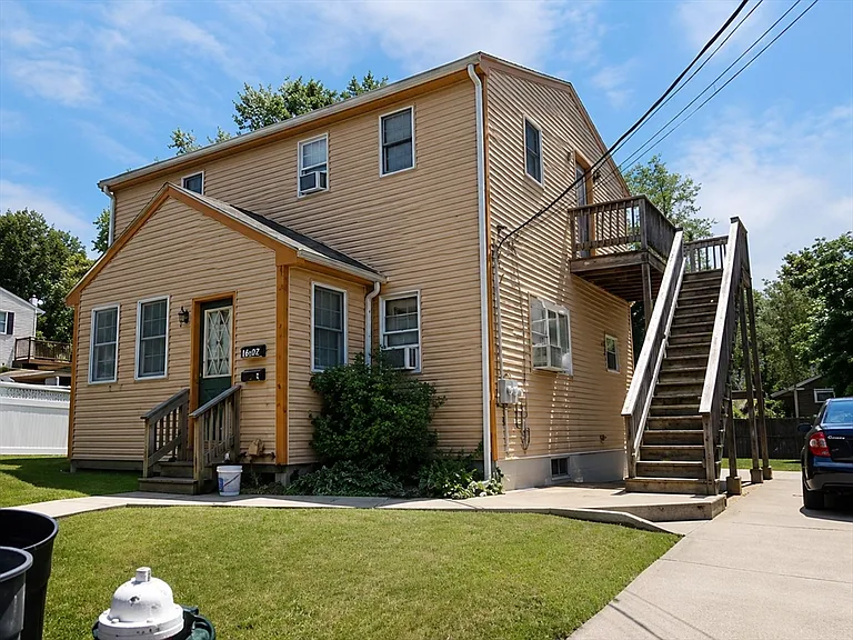 1042 Sassaquin Ave #1 — Photo 1
