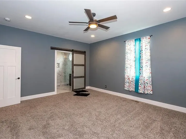 2462 N College Ave — Photo 13
