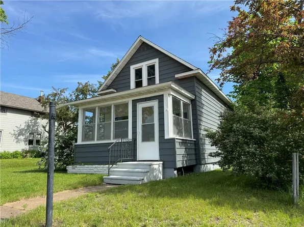 210 West Maple Street, Spooner, WI 54801