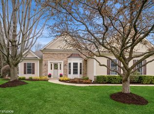 827 Columbia Cir, North Aurora, IL