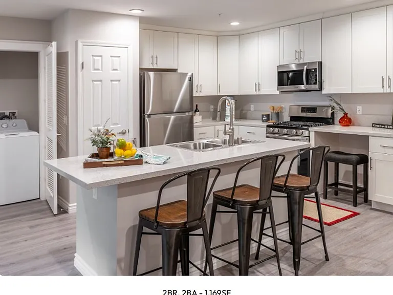 Centerpointe at Market Apartments - 3145 Market Street Riverside CA 92501 — Photo 34