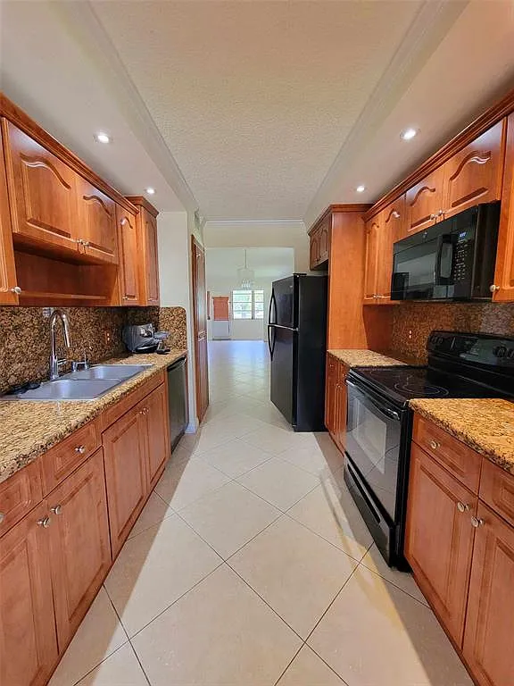 2 bed, 2.0 bath, 1533 sqft, $2,300 — Photo 3