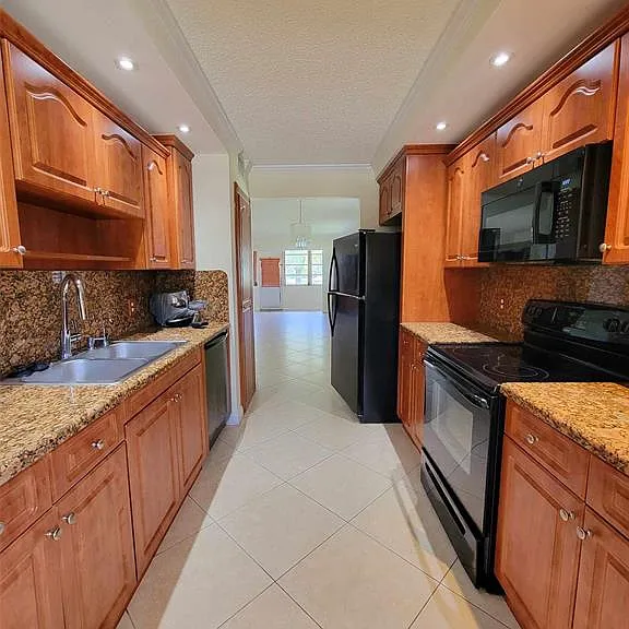 12955 SW 16th Ct — Photo 3