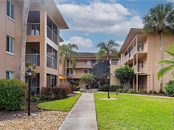 1075 Foxfire LN #310, NAPLES, FL 34104