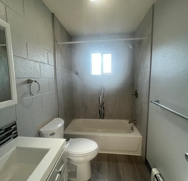 2229 Collyer St #3 — Photo 5