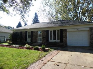 801 Miller Ave, Streamwood, IL 60107