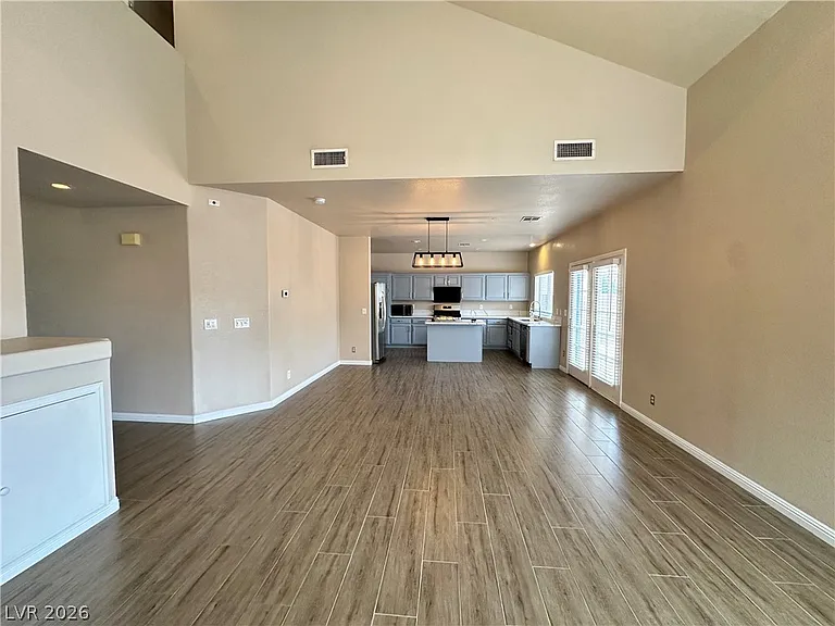 2024 Shining Feather Ln — Photo 6