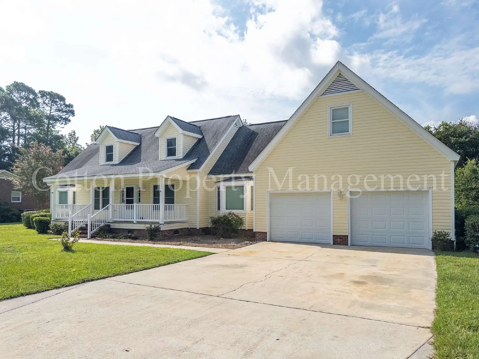 3 bed, 2.5 bath, 2250 sqft, $2,800 — Photo 2