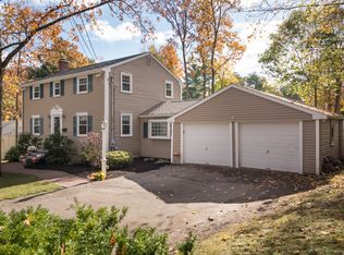 28 Colonial Rd, Hingham, MA 02043