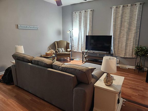 4th image of 349 51st St #2