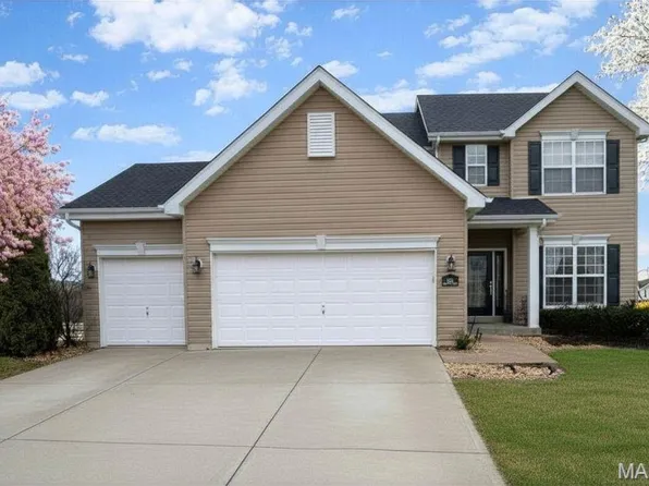 704 Julia Elizabeth Dr, Wentzville, MO 63385