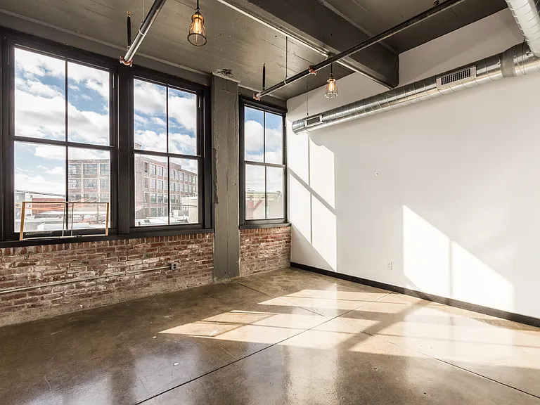 Reach Lofts — Photo 35