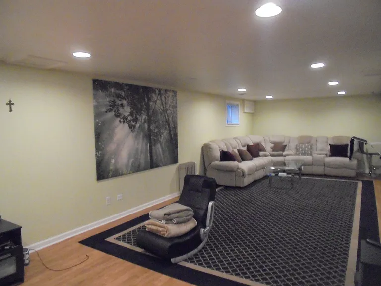 590 Clayton Ln — Photo 22