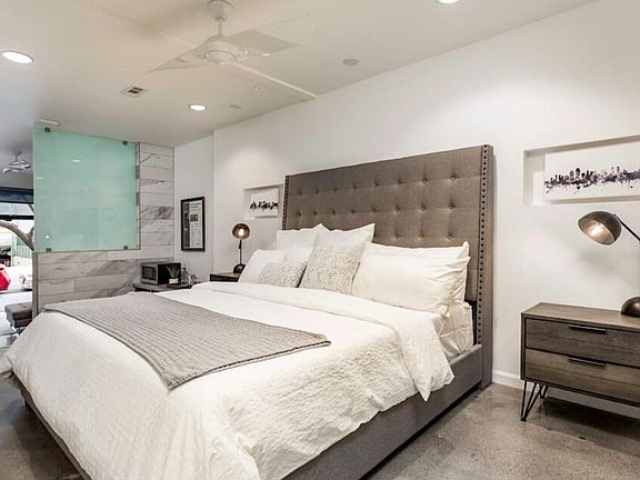 3rd image of 1525 Kettner Blvd #B