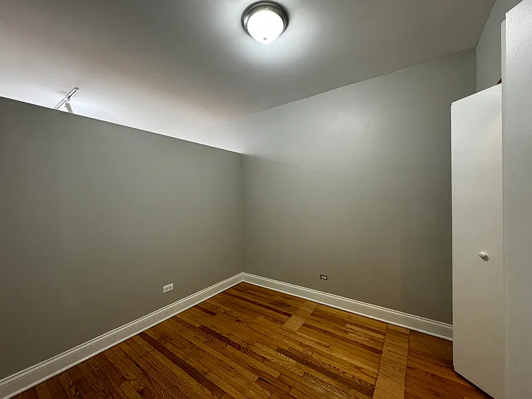 5400-5402 N Winthrop Avenue Gdn — Photo 5