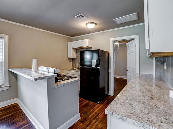 3rd image of 2205 E 8th St #2207