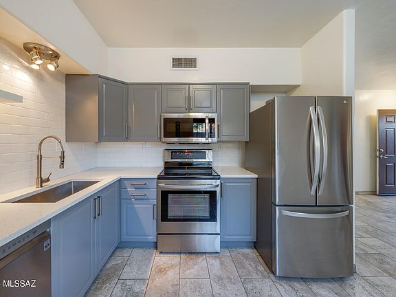 4th image of 3632 E Monte Vista Dr