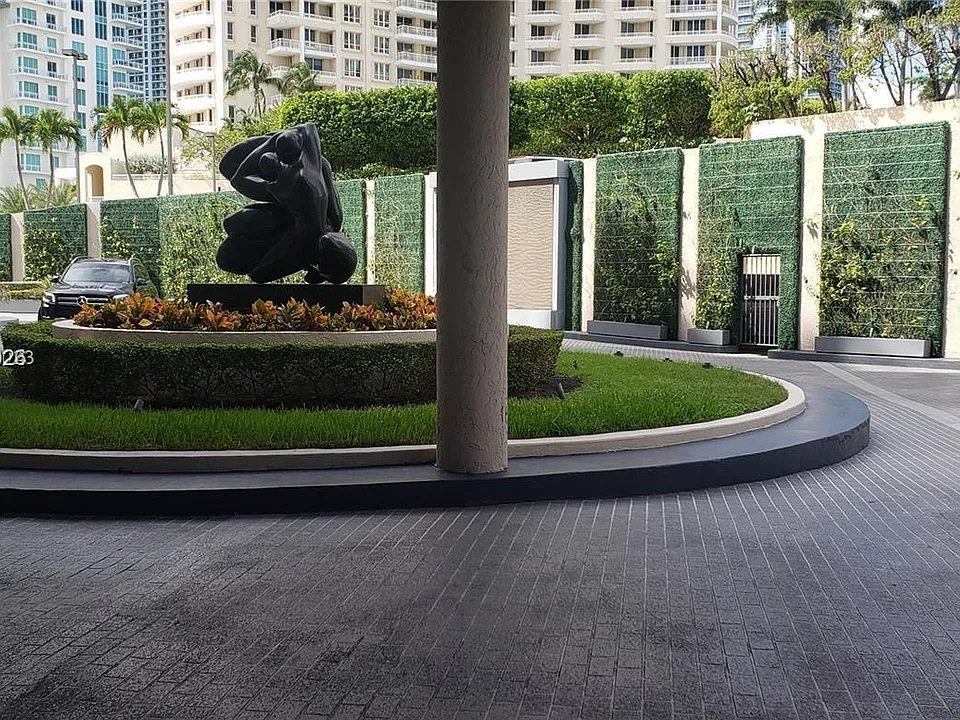 540 Brickell Key Dr #926