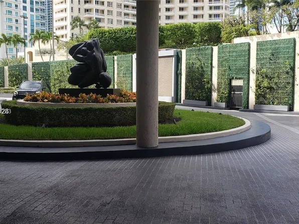 540 Brickell Key Dr, Miami, FL