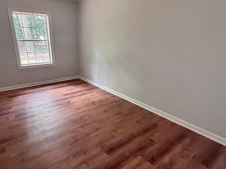 1106 Lindridge Dr NE — Photo 6