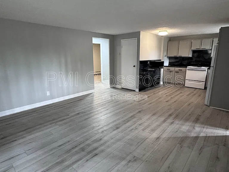 2323 Newton St #1 — Photo 3