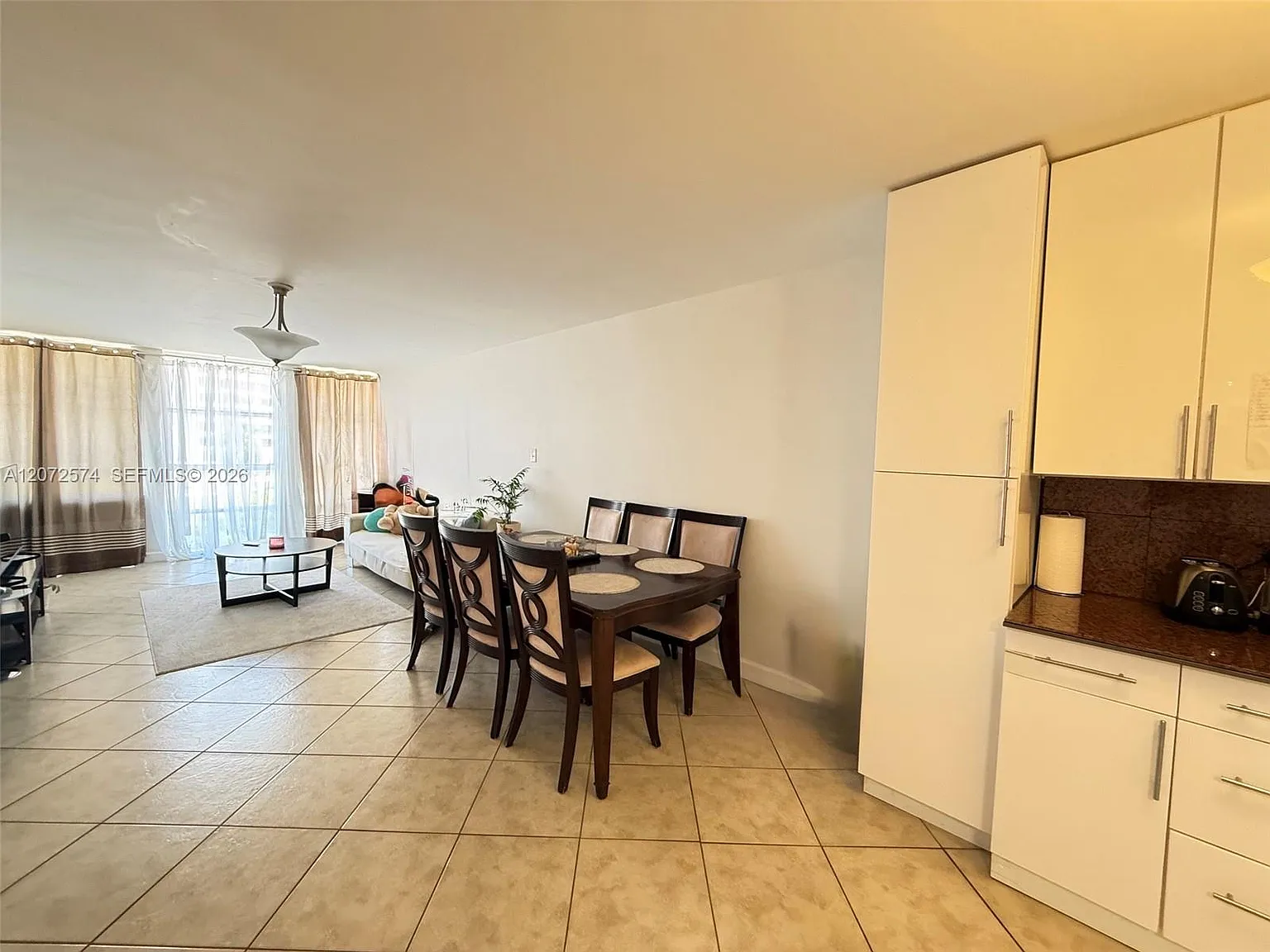 Desoto Park Condo — Photo 4
