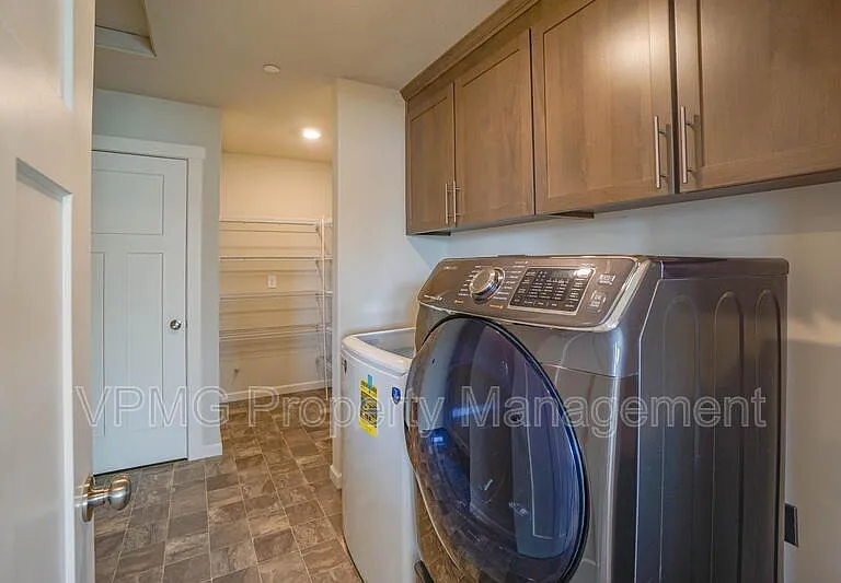6301 N 89th Ave — Photo 34